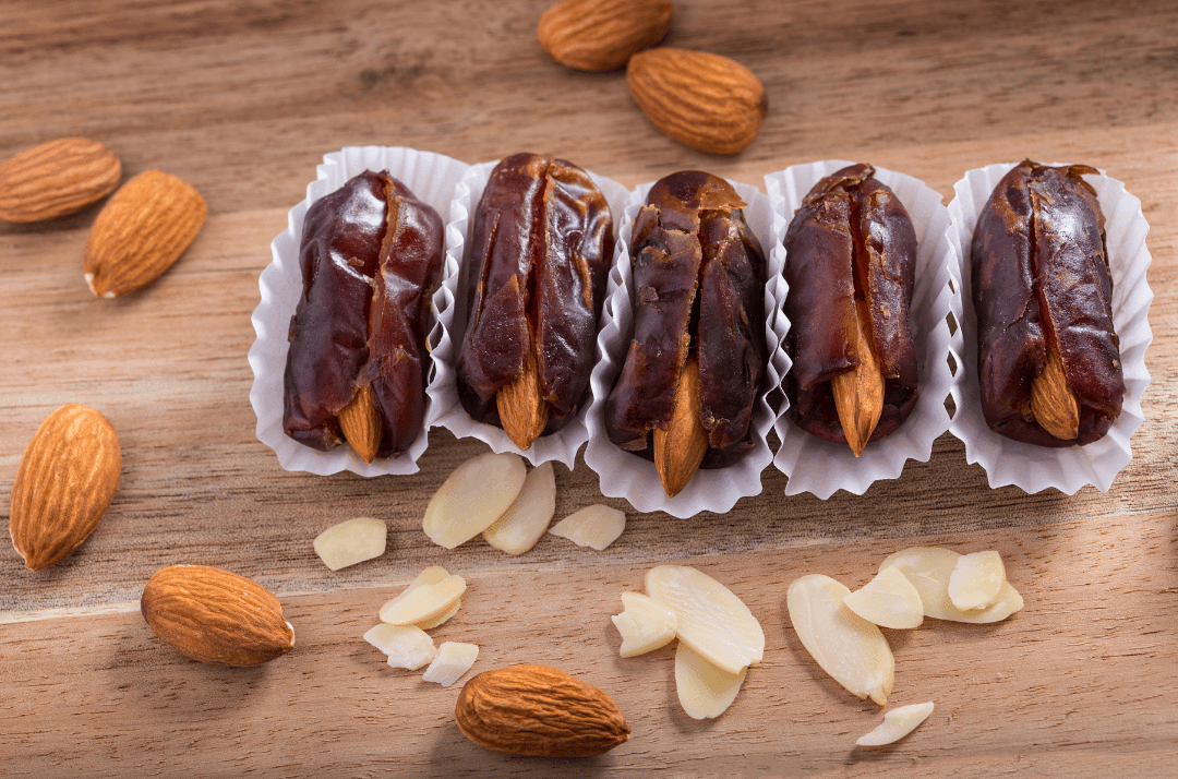 How Dates And Almonds Can Be Combined For A Healthy Energy Boosting Snack - Bahamii
